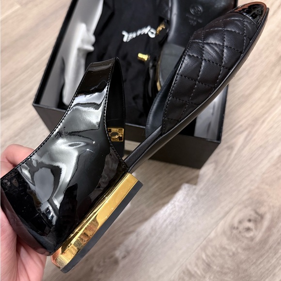 Chanel Black Patent and Leather CC Mary Jane 39/10B - Picture 6 of 9